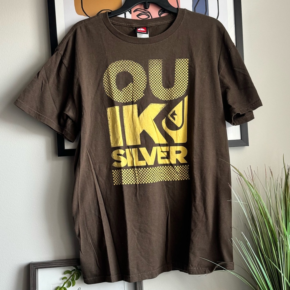 Y2K Quiksilver Brown Tee with Yellow Design